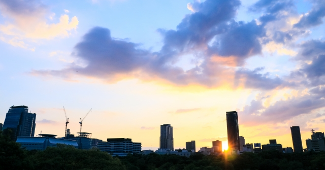 都会の夕日